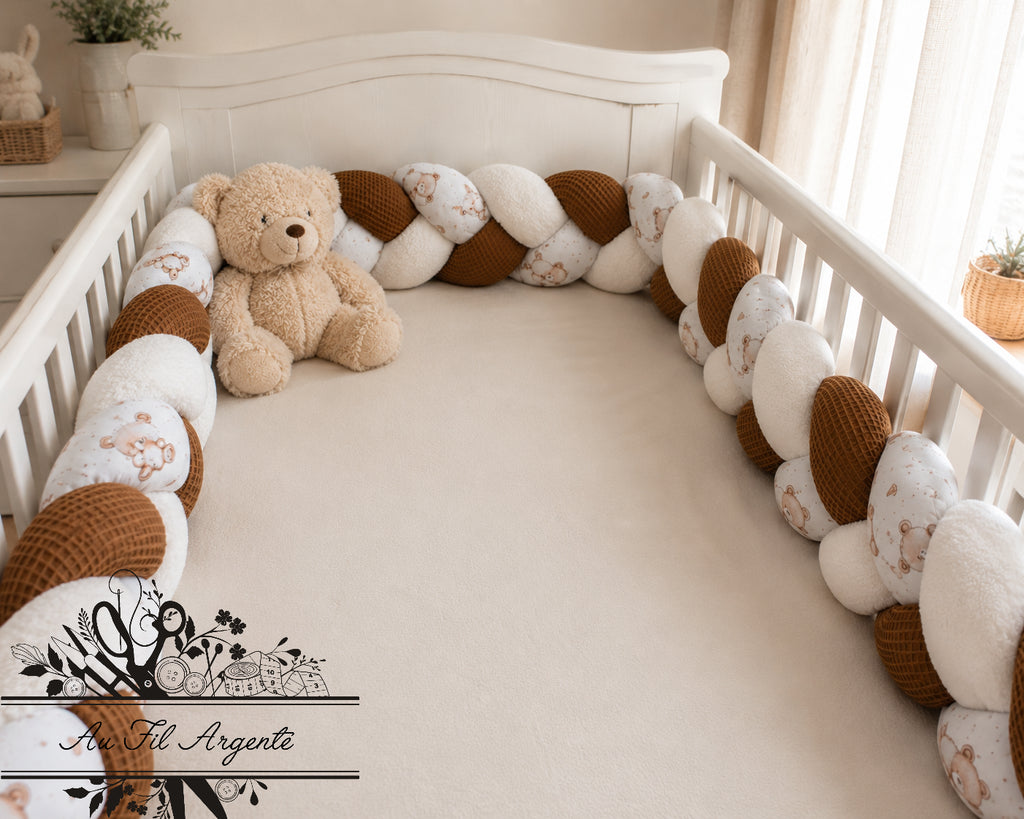 Tresse de lit en 3 épis - Ourson mignon / marron et blanc