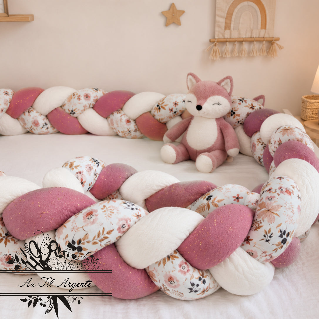 Tresse de lit en 3 épis - Fleurie Moody / Blanc & Rose