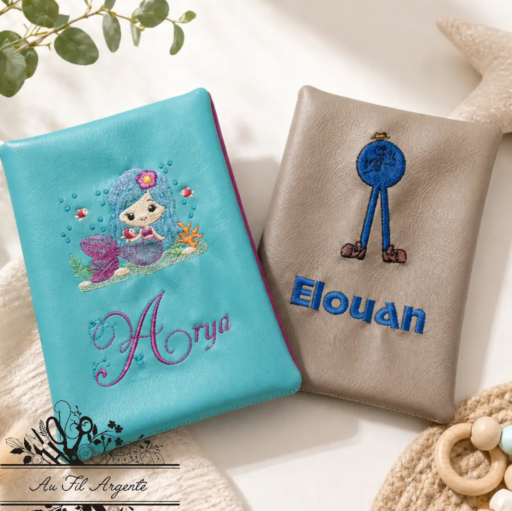Protège Carnet de Santé - Motif Brodé