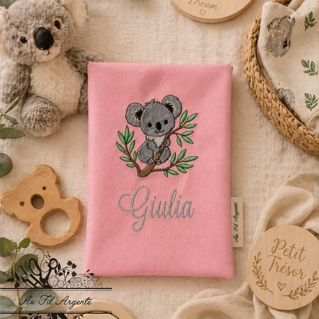 Protège Carnet de Santé - Motif Brodé Koala